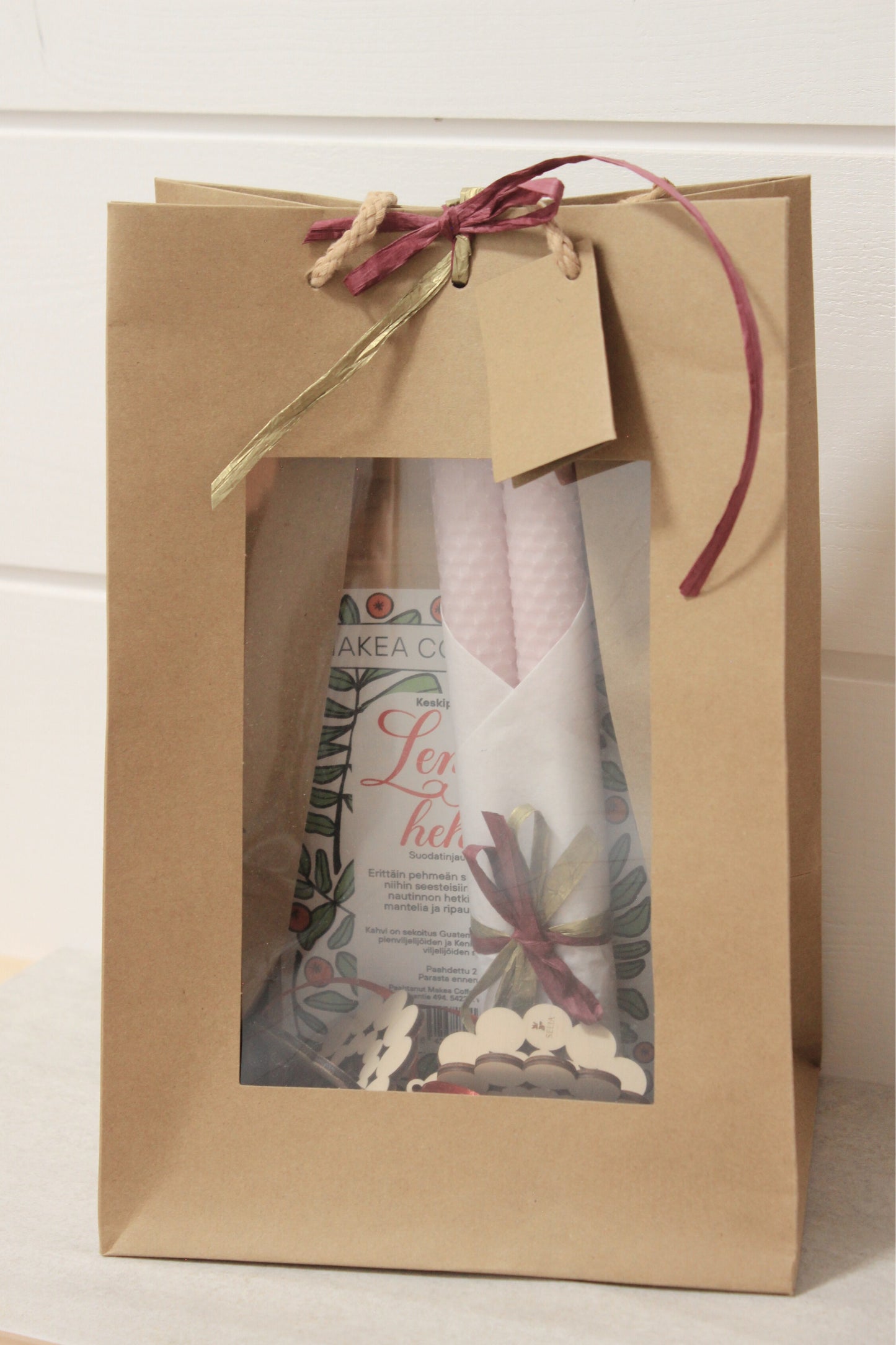 Tunnelmallinen lahjapakkaus